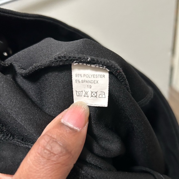 Black skirts with double slits and small pockets - Picture 4 of 4